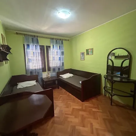 Apartment Podovac *